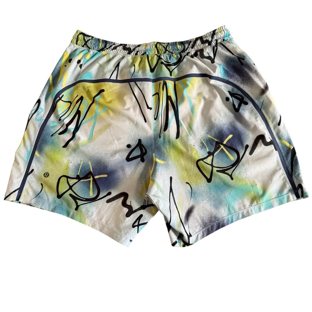 Lululemon XL 7in Graffiti Print Men's Pace Breaker Linerless Shorts LM7AGXS